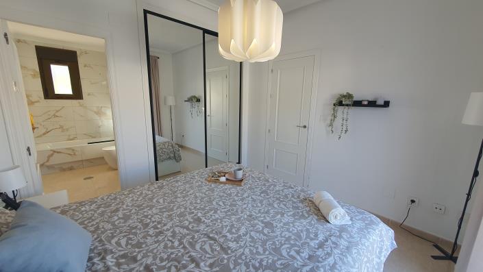 Image No.18-3 Bed Townhouse for sale