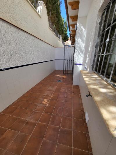 Image No.22-3 Bed Townhouse for sale