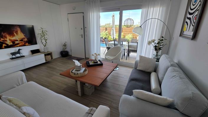 Image No.7-3 Bed Chalet for sale