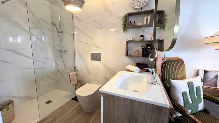 Image No.22-3 Bed Chalet for sale