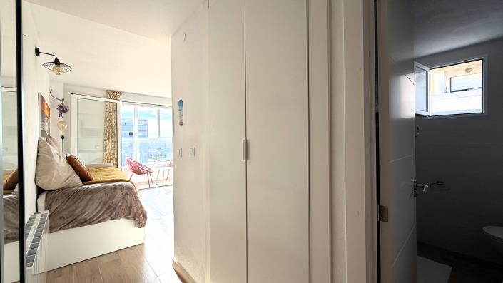 Image No.6-Studio for sale