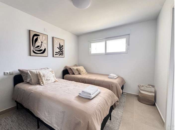 Image No.8-2 Bed Apartment for sale