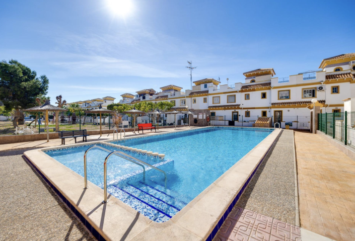 Image No.4-3 Bed Townhouse for sale