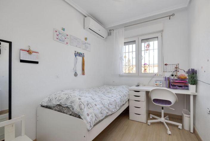 Image No.12-3 Bed Townhouse for sale