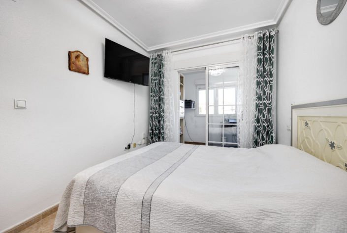 Image No.14-3 Bed Townhouse for sale