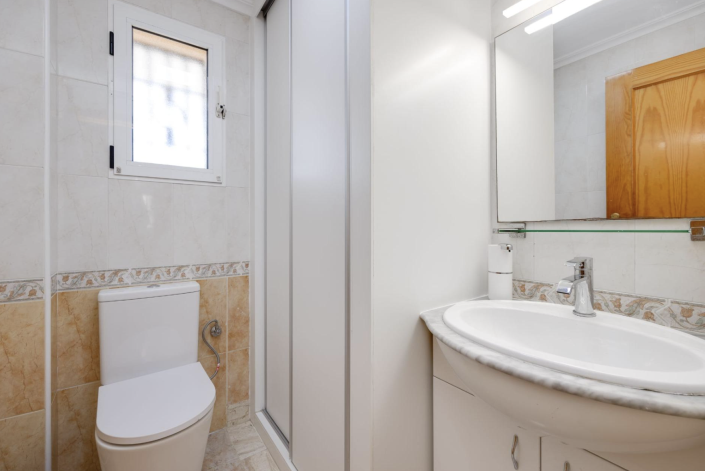 Image No.16-3 Bed Townhouse for sale