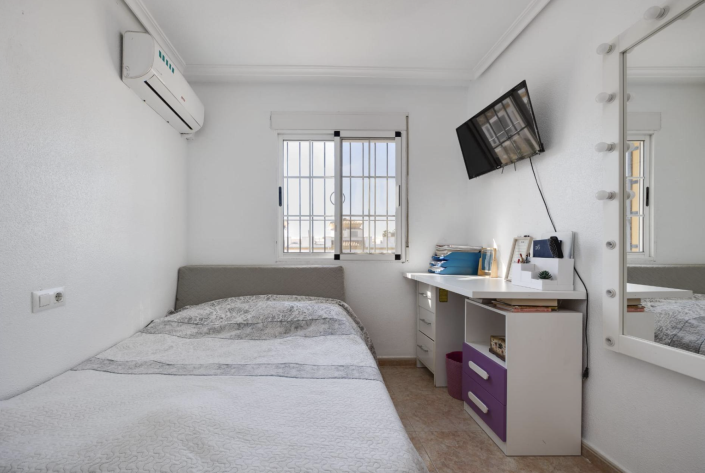 Image No.18-3 Bed Townhouse for sale