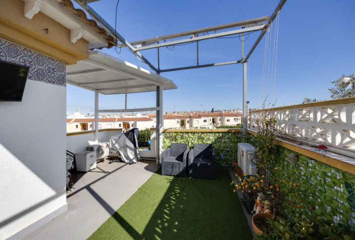 Image No.21-3 Bed Townhouse for sale