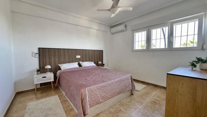 Image No.20-2 Bed Apartment for sale