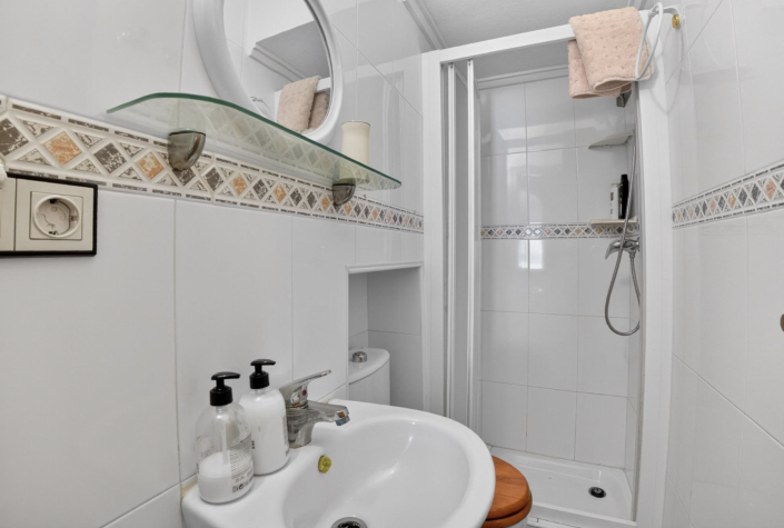 Image No.18-3 Bed Townhouse for sale