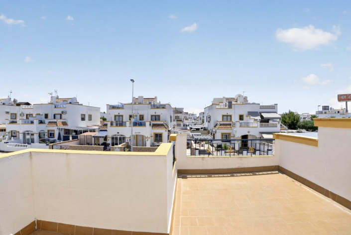 Image No.23-3 Bed Townhouse for sale