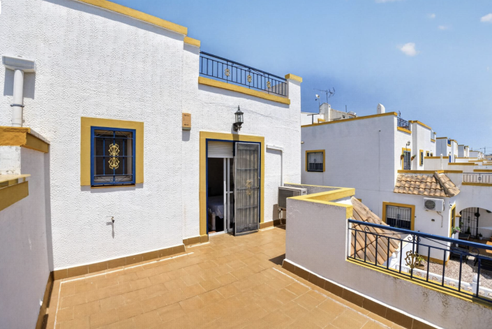 Image No.24-3 Bed Townhouse for sale