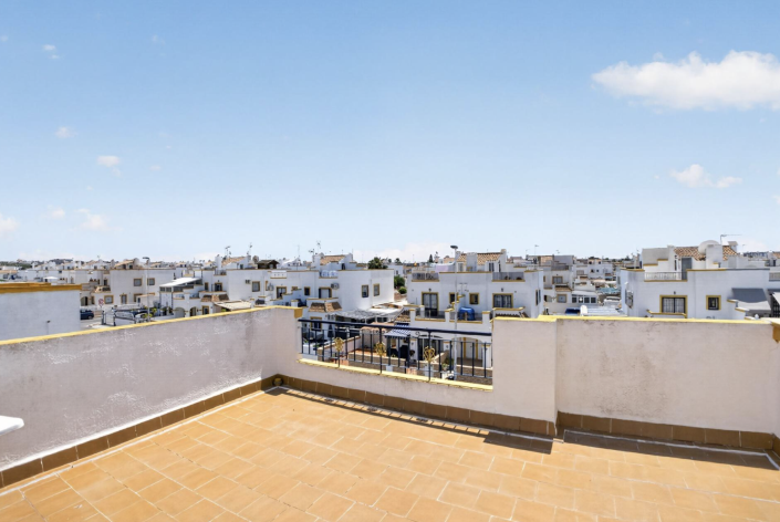Image No.27-3 Bed Townhouse for sale