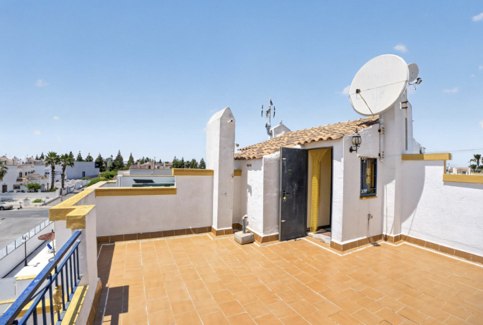Image No.28-3 Bed Townhouse for sale