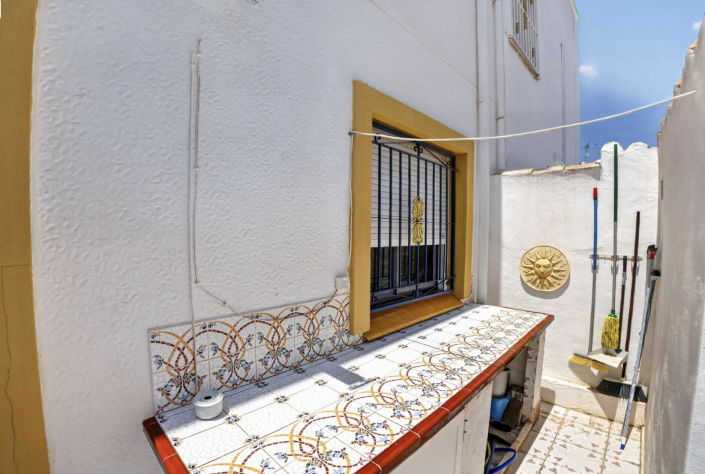 Image No.33-3 Bed Townhouse for sale