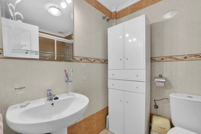 Image No.22-3 Bed Townhouse for sale
