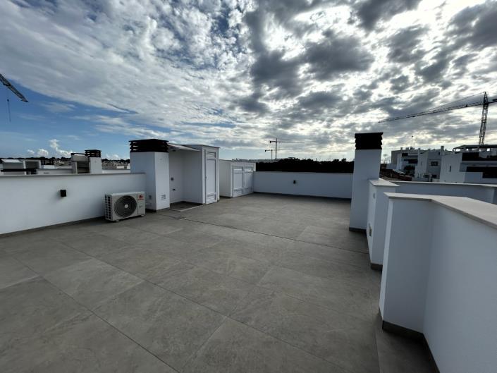 Image No.21-3 Bed Apartment for sale