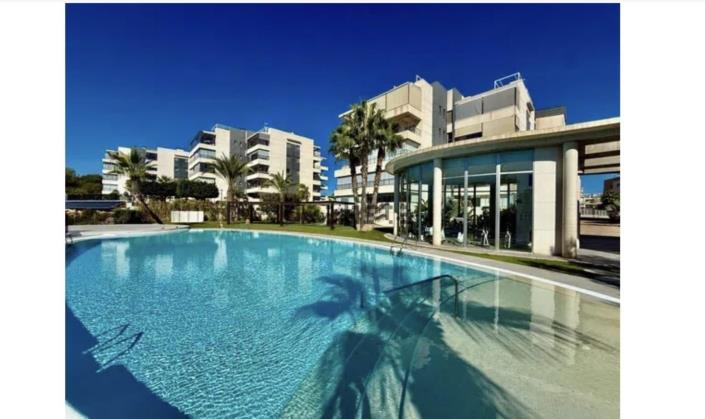 Image No.1-3 Bed Apartment for sale