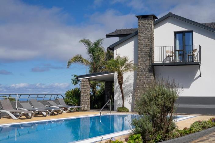 Image No.2-12 Bed Villa for sale