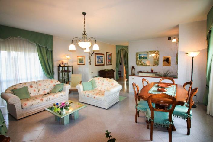 Image No.25-6 Bed House/Villa for sale