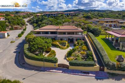 8 Bed House/Villa for sale