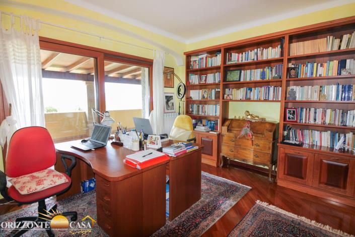 Image No.32-8 Bed House/Villa for sale