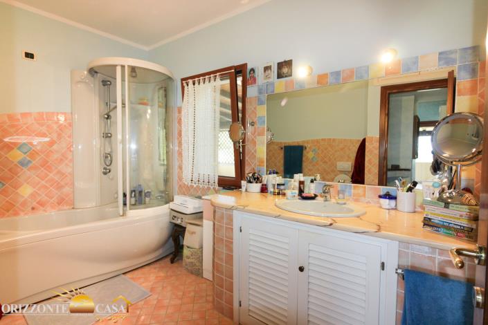 Image No.33-8 Bed House/Villa for sale