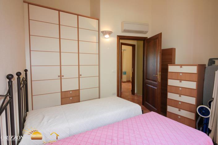 Image No.40-2 Bed Apartment for sale