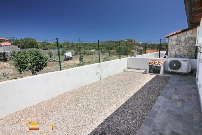 Image No.23-2 Bed Maisonette for sale