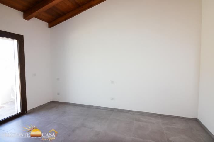 Image No.27-2 Bed Maisonette for sale