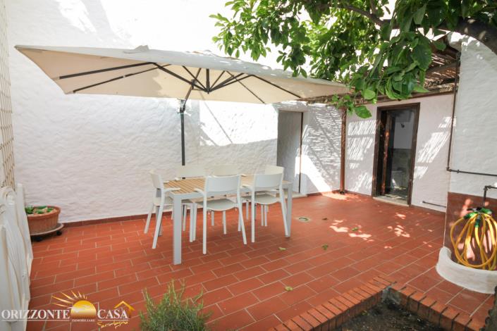 Image No.20-3 Bed Townhouse for sale