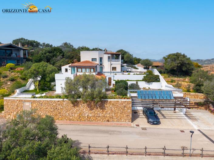 Image No.3-8 Bed Property for sale