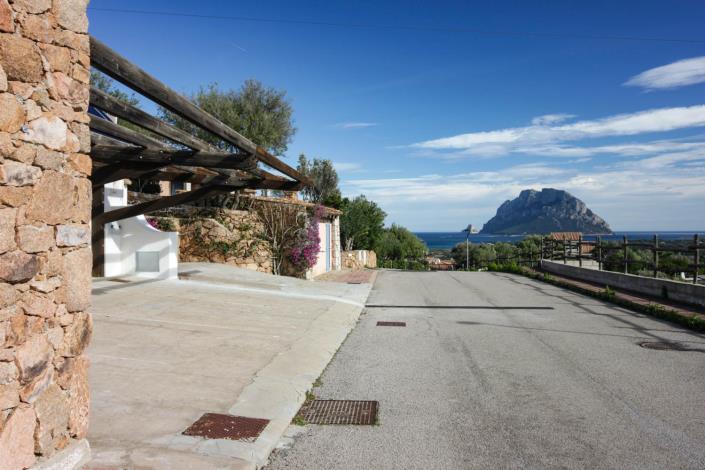 Image No.8-8 Bed Property for sale