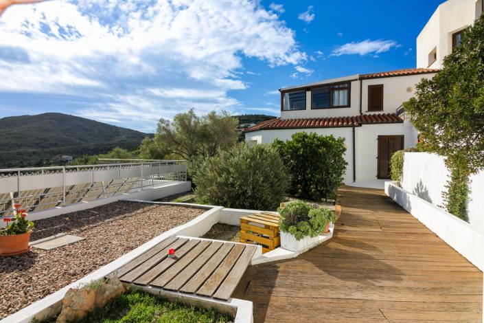 Image No.10-8 Bed Property for sale