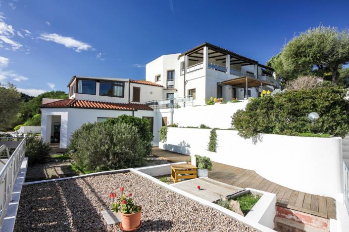 Image No.11-8 Bed Property for sale