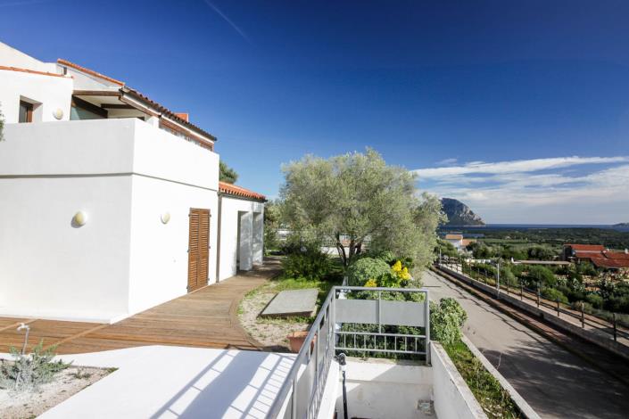 Image No.14-8 Bed Property for sale