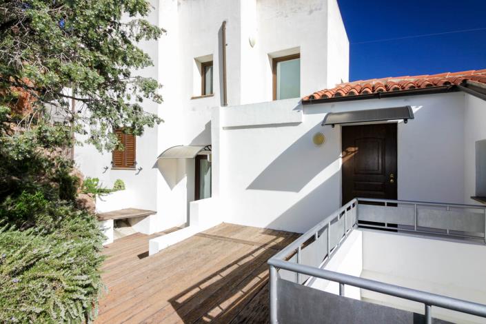 Image No.15-8 Bed Property for sale