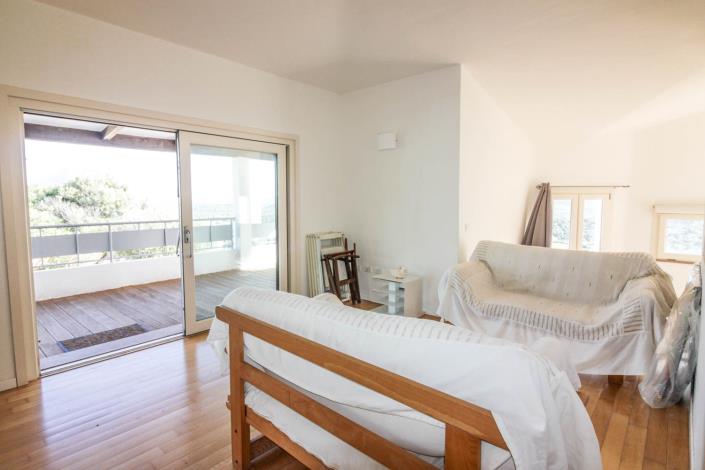 Image No.29-8 Bed Property for sale