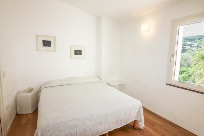 Image No.31-8 Bed Property for sale