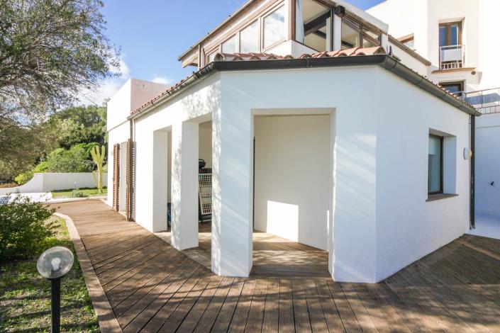 Image No.35-8 Bed Property for sale