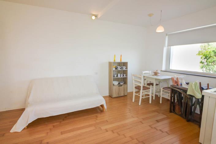 Image No.36-8 Bed Property for sale