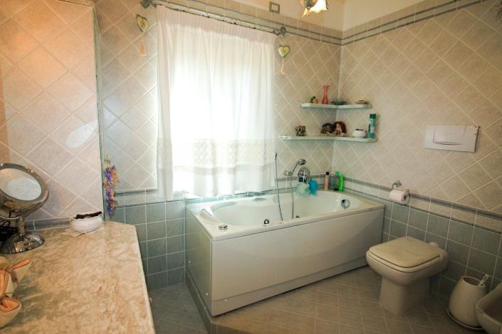 Image No.32-6 Bed Villa for sale