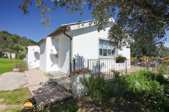 Image No.17-4 Bed Country House for sale