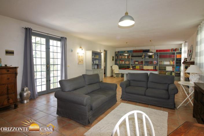 Image No.42-4 Bed Country House for sale