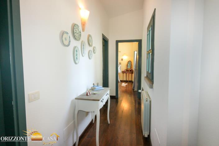 Image No.24-4 Bed Country House for sale