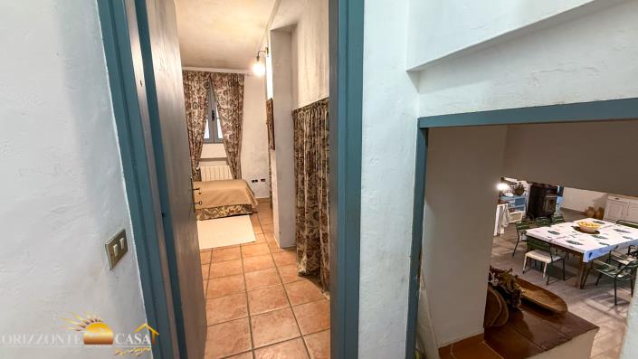 Image No.40-4 Bed Country House for sale