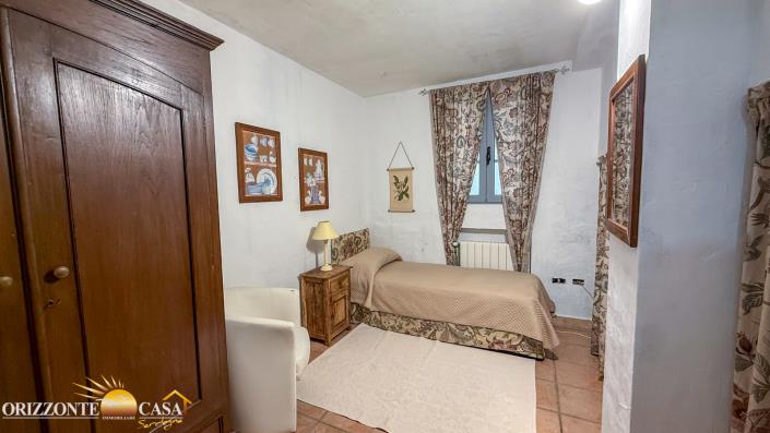 Image No.41-4 Bed Country House for sale