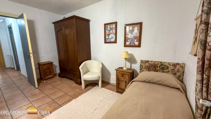 Image No.42-4 Bed Country House for sale