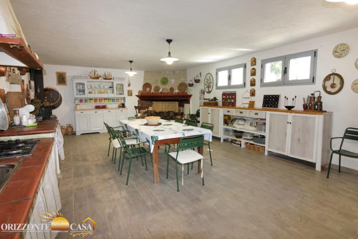 Image No.47-4 Bed Country House for sale