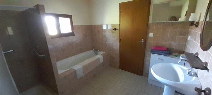 Image No.5-2 Bed Property for sale